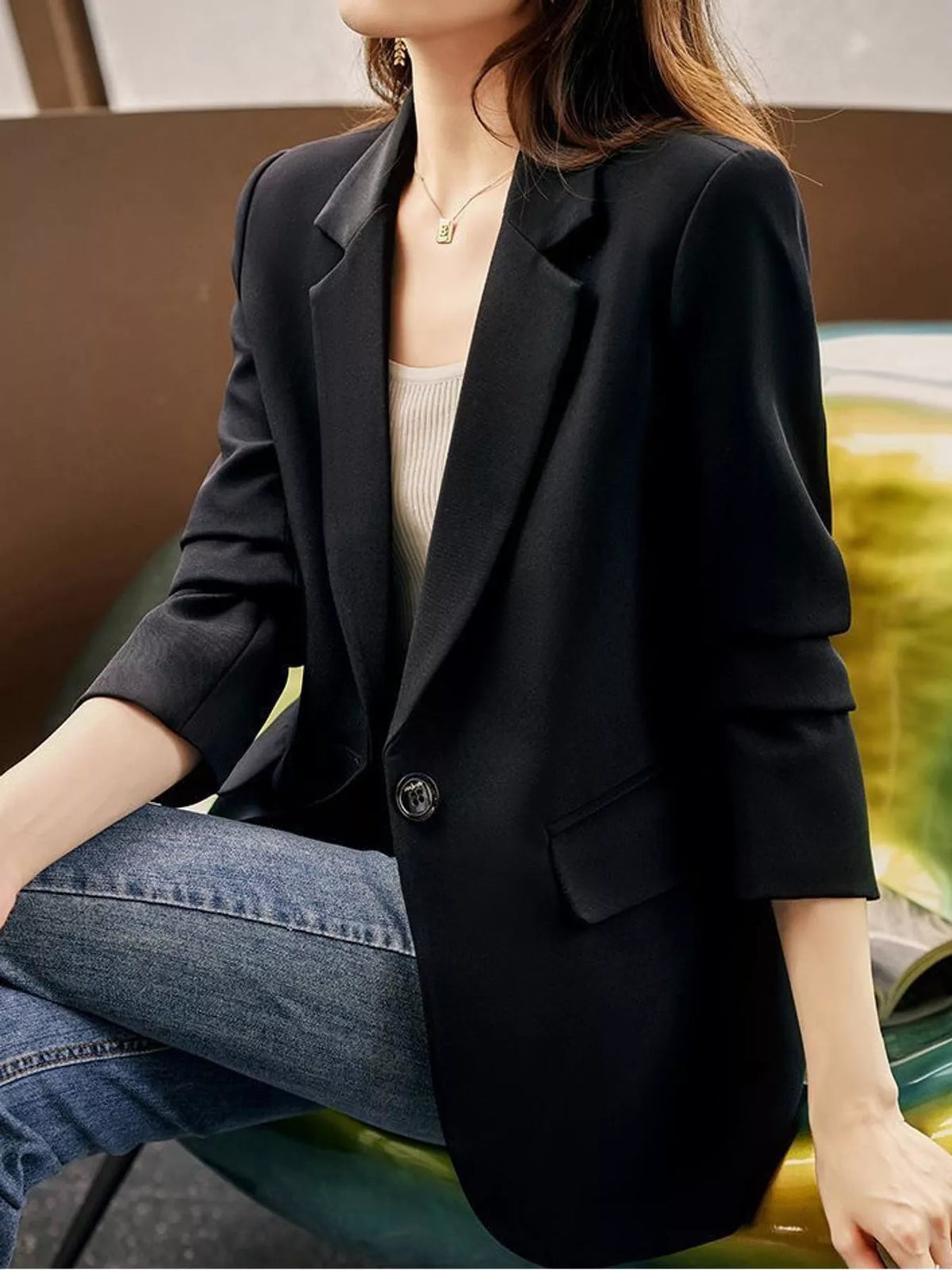 Collared long sleeve blazer, side view