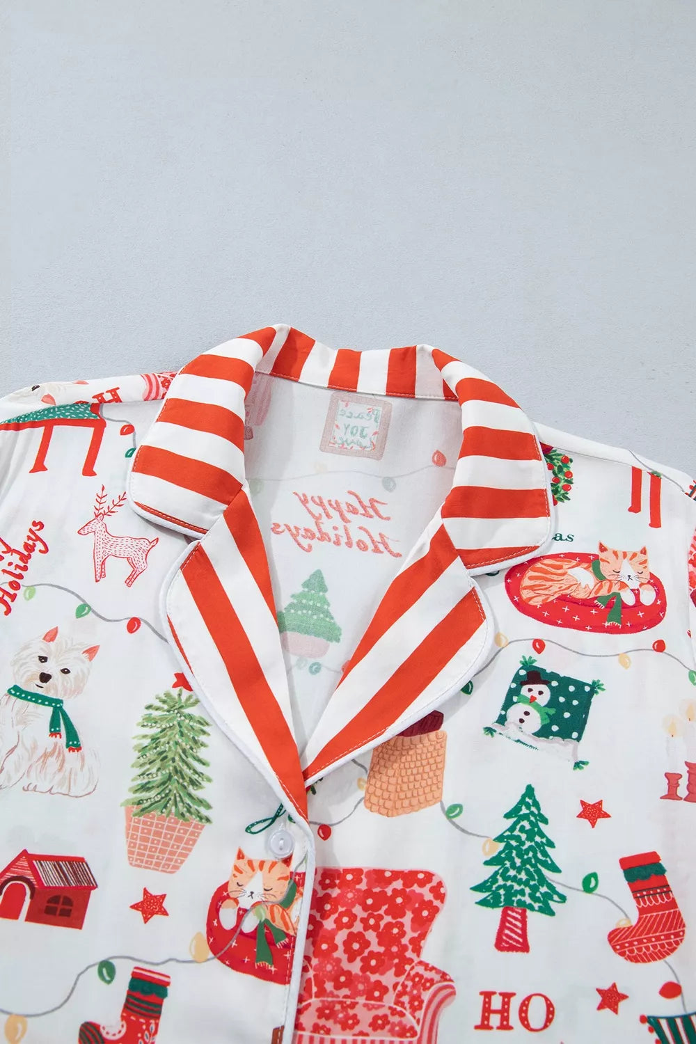 Christmas Print Button-Front Lounge Set, collar detail