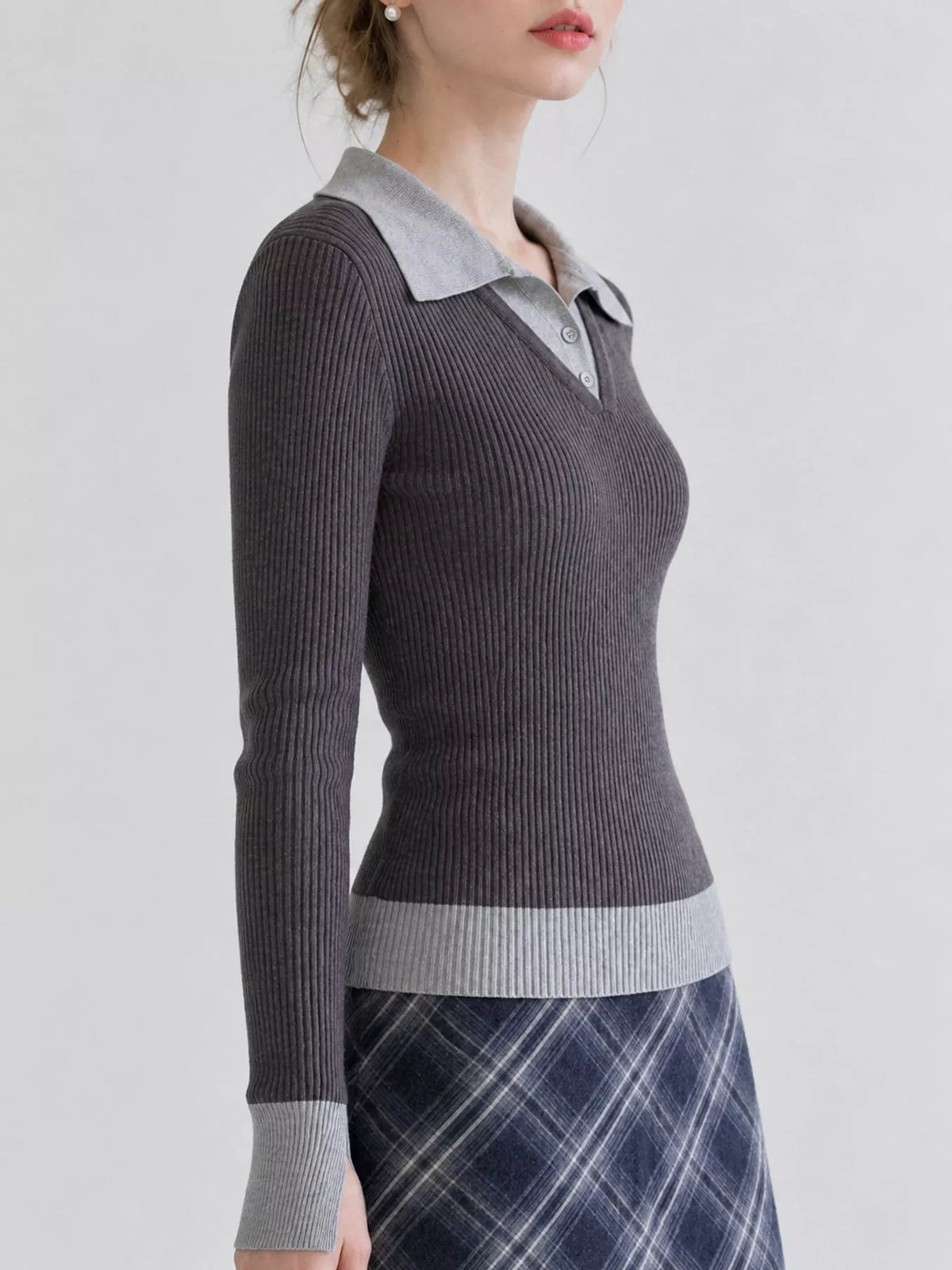 Contrast Collar Ribbed Knit Top with Button Detail in gray