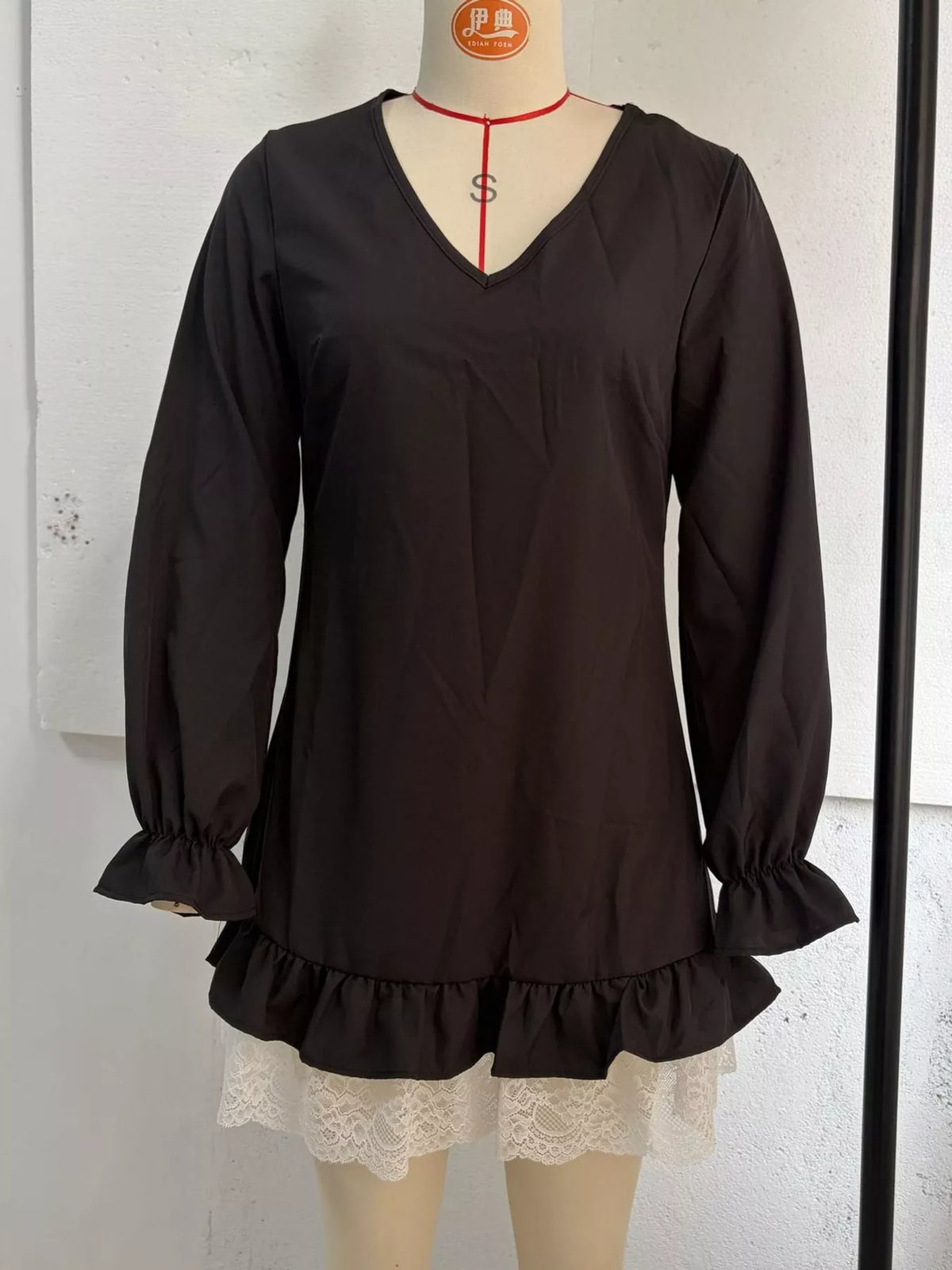 Lace-hem dress, black mannequin front