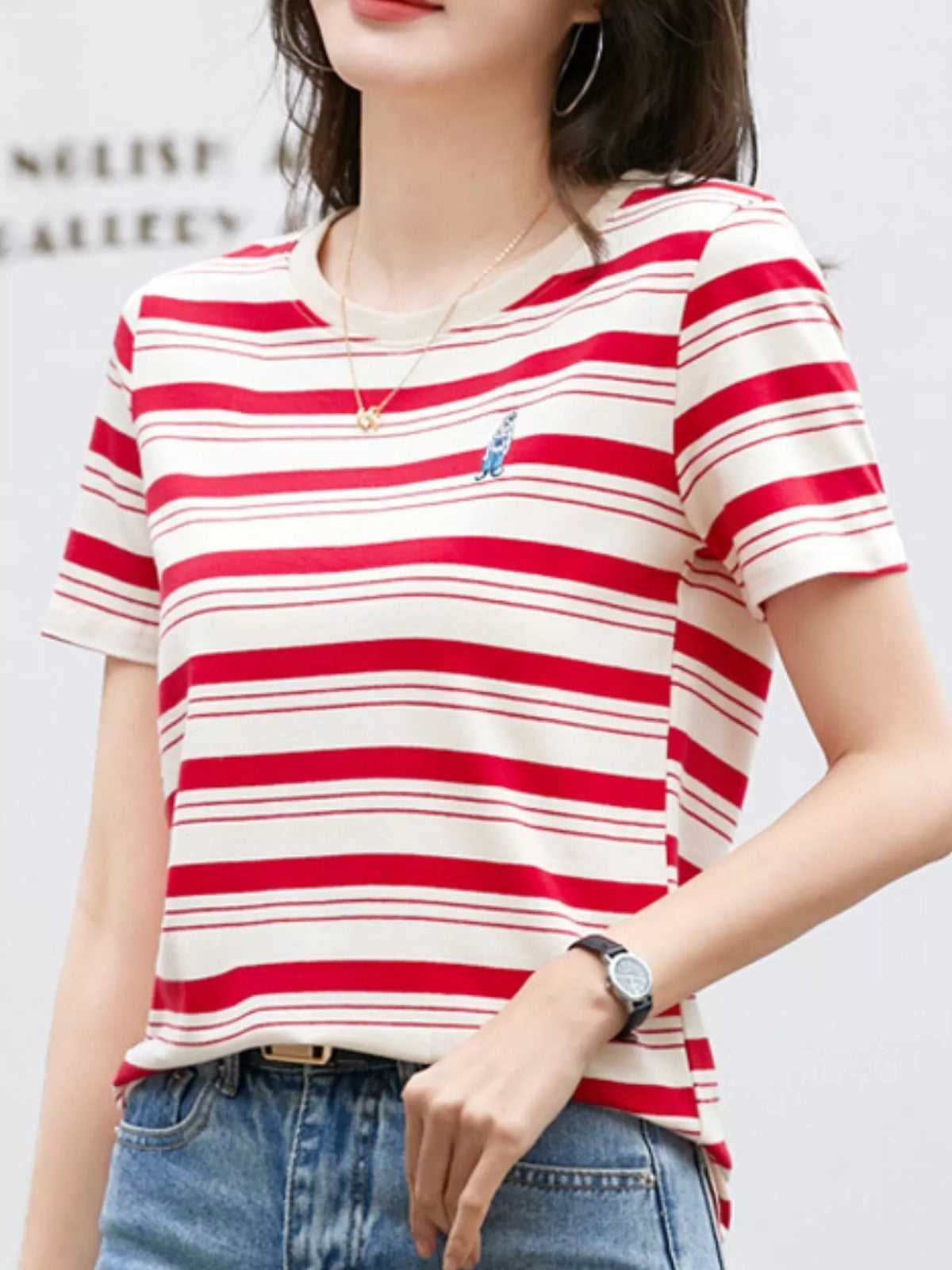 Red - Striped striped crew neck embroidered t-shirt