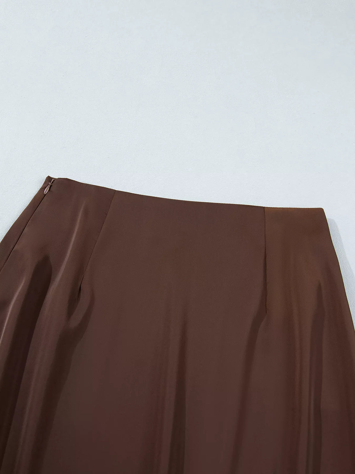 Lace-hem skirt, upper skirt detail