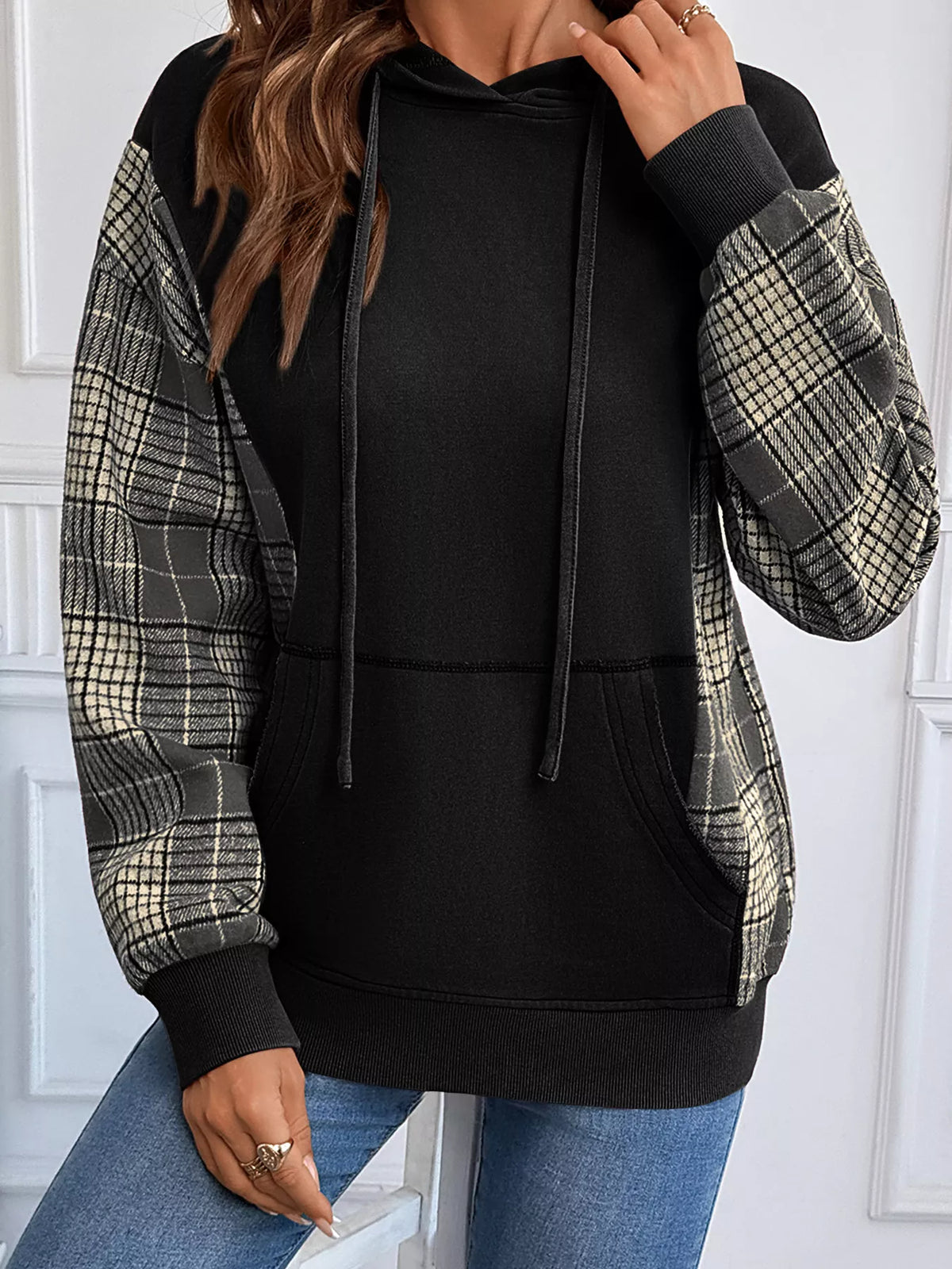 Plaid-sleeve hoodie, black front plaid sleeves