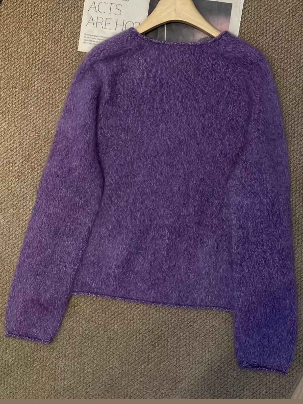 Round neck long sleeve sweater, product view