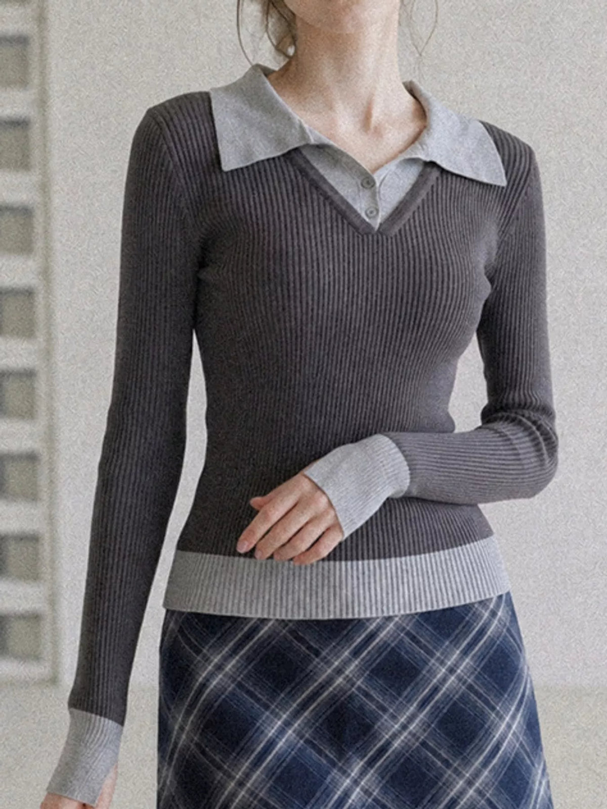 Contrast Collar Ribbed Knit Top with Button Detail in gray