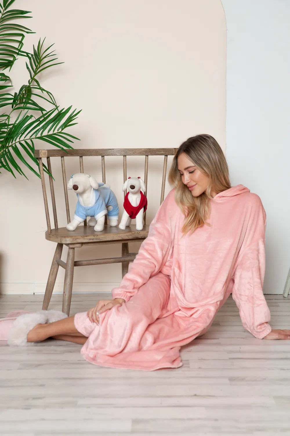 Women's apparel – product view 5