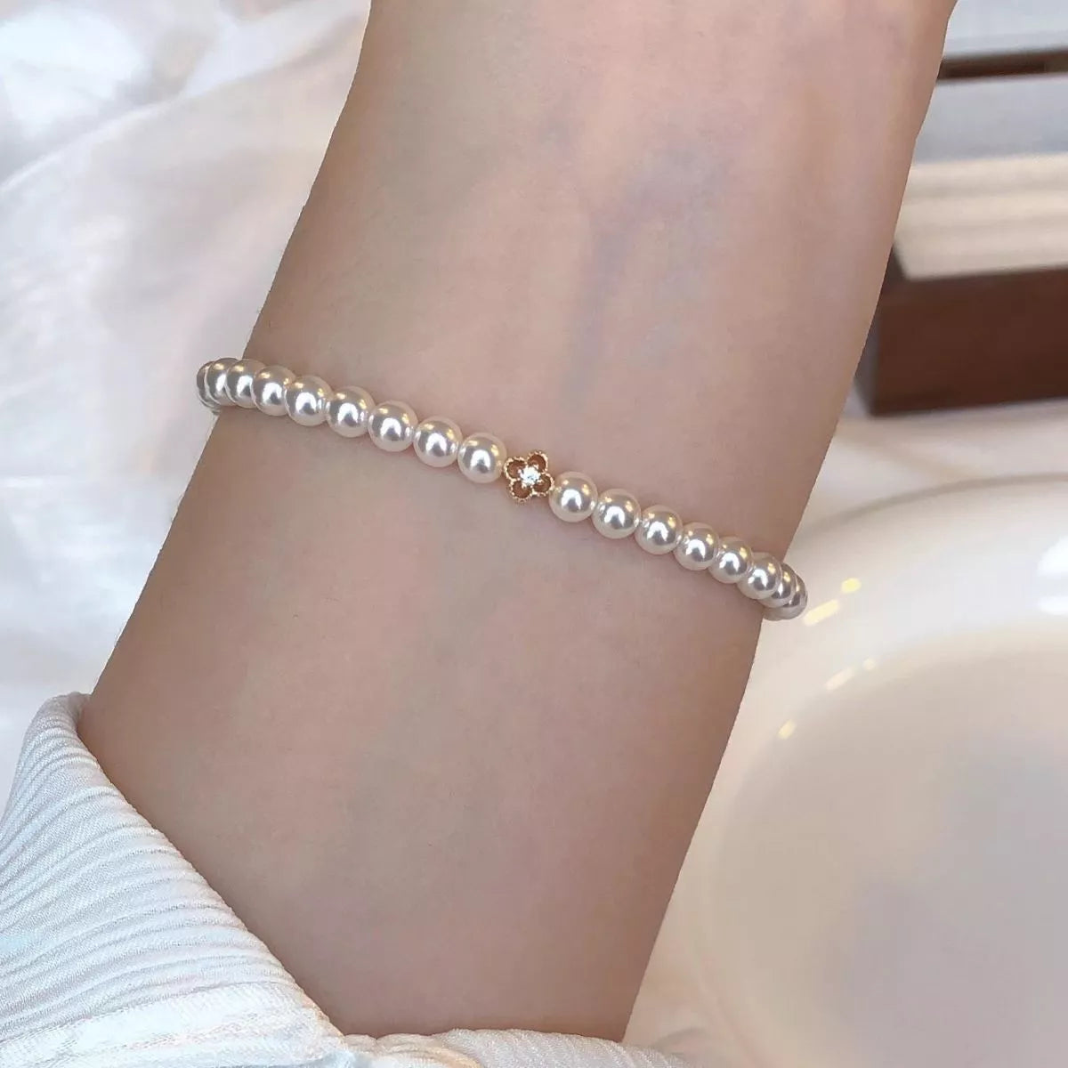 Trendsi Floral Pearl Beaded Bracelet -