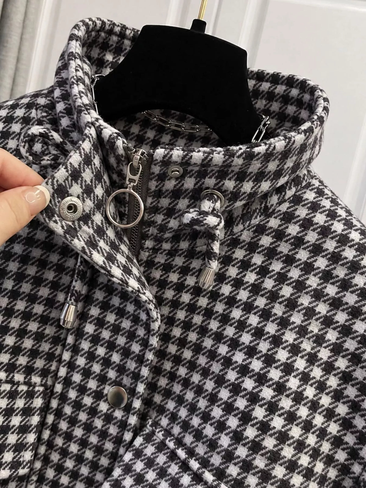 Black And White plaid cropped zip-up jacket