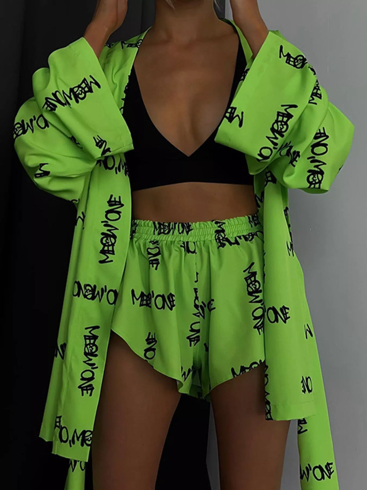 Printed cardigan and shorts set, green lettering-print open front