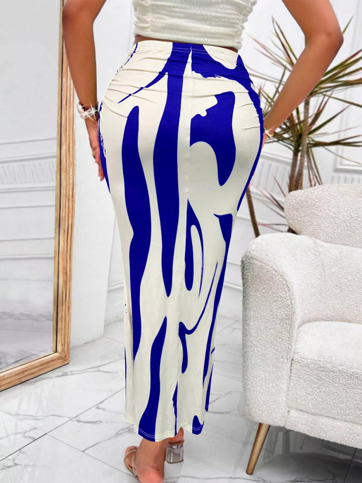 Blue high-waisted ruched printed maxi skirt