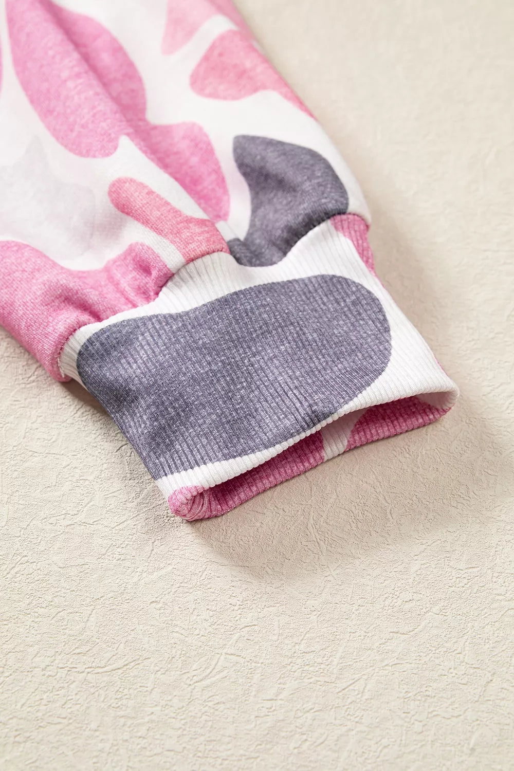 Pink camouflage Howdy sweatshirt, cuff detail