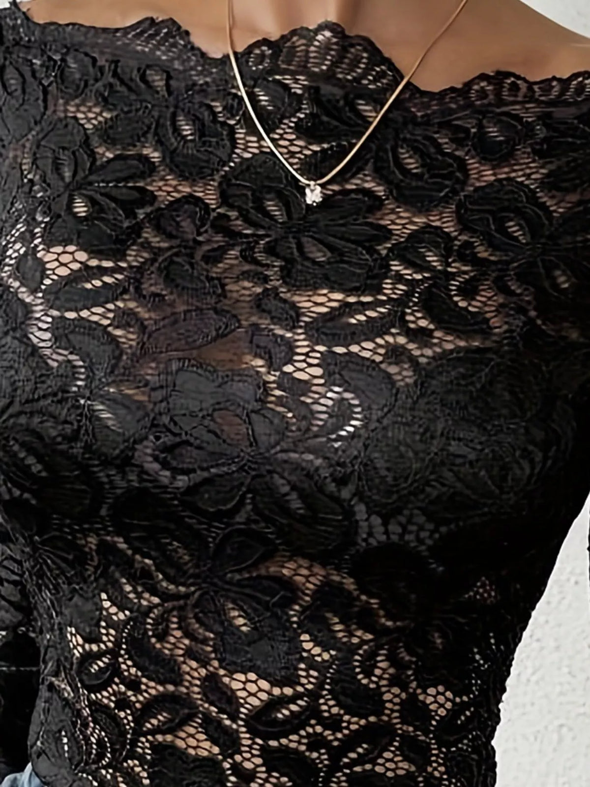 Lace Long Sleeve Slim-Fit T-Shirt — construction details