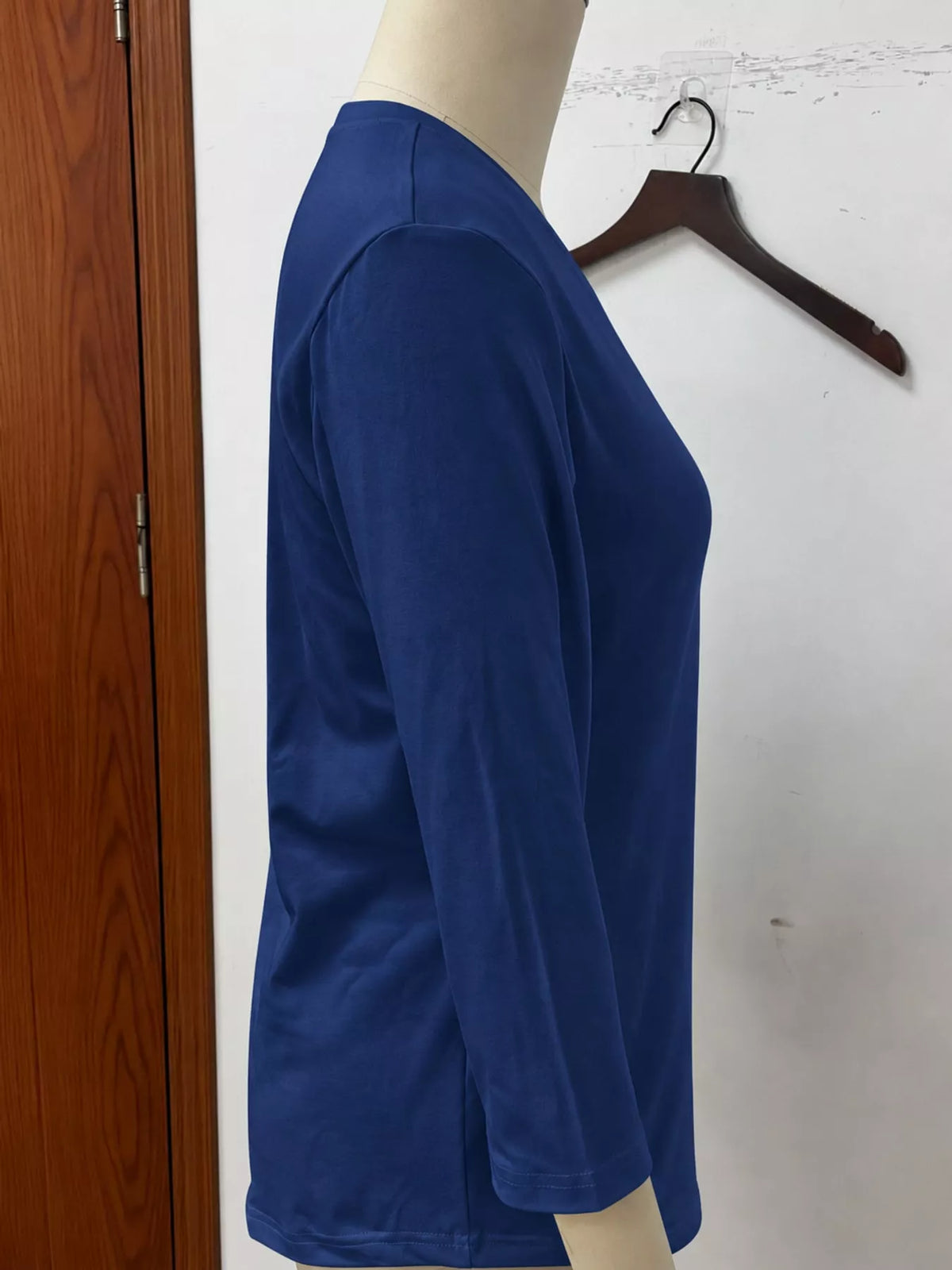 Navy v-neck half sleeve t-shirt, detail view