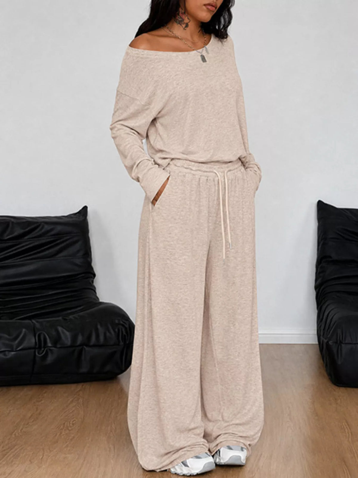 Women's clothing set – product view 19
