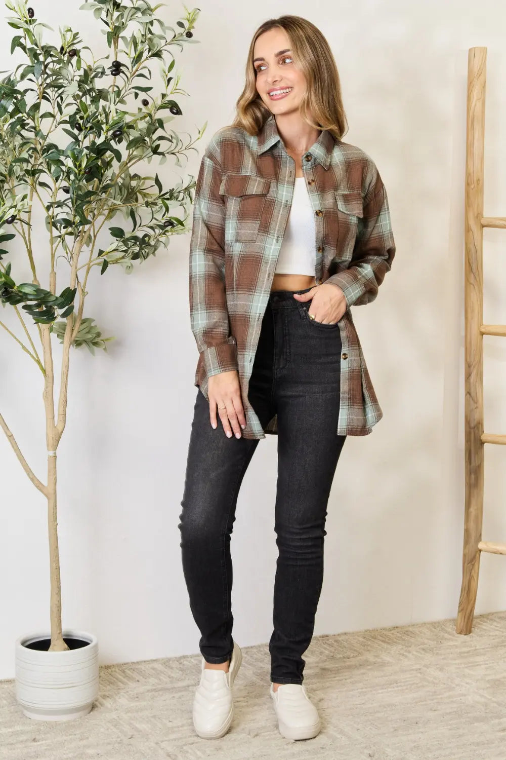 Women's apparel – product view 5