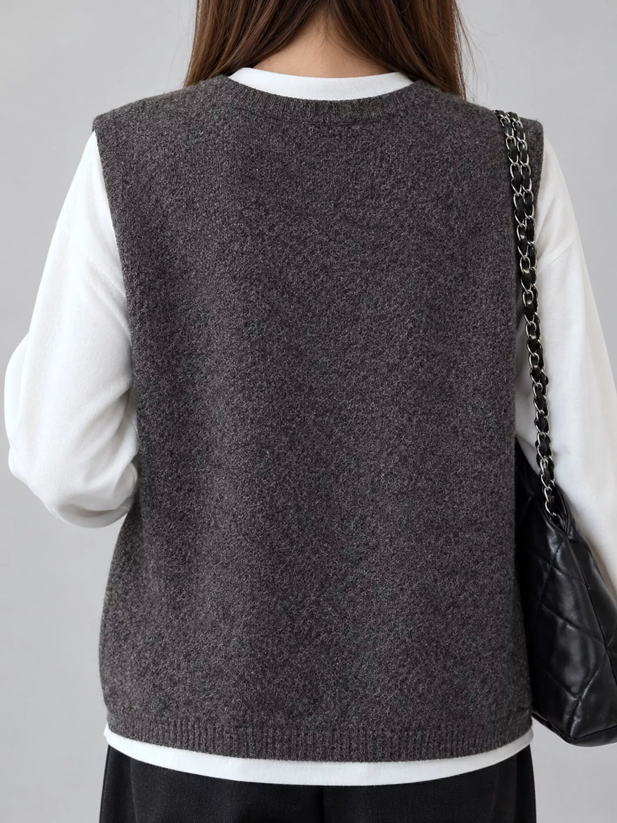 Sleeveless sweater vest, back view
