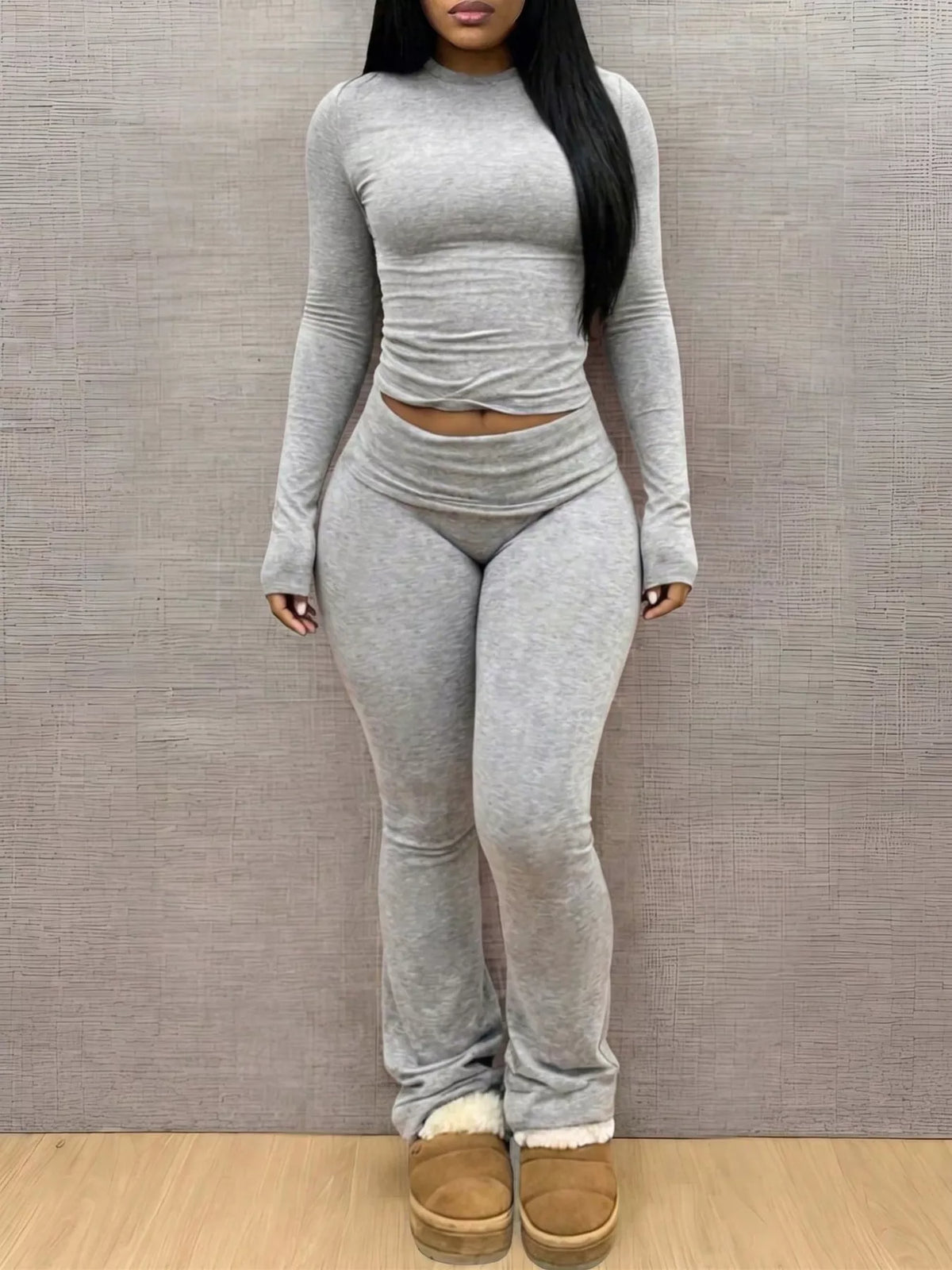 Gray slim-fit long sleeve crop top and leggings lounge set