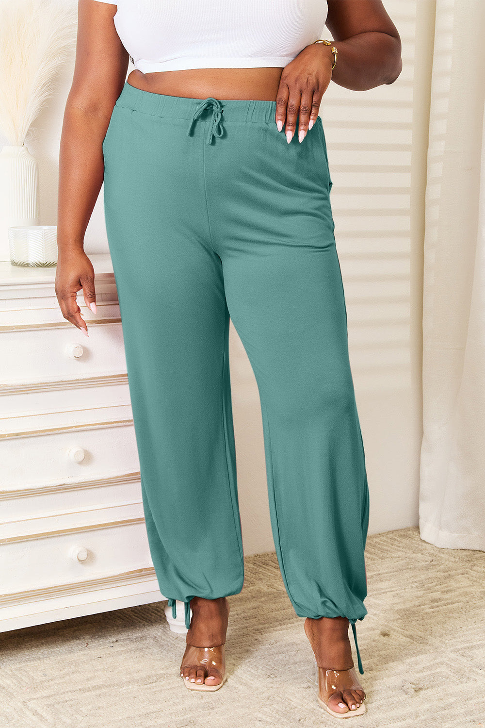 Women's pants – product view 3
