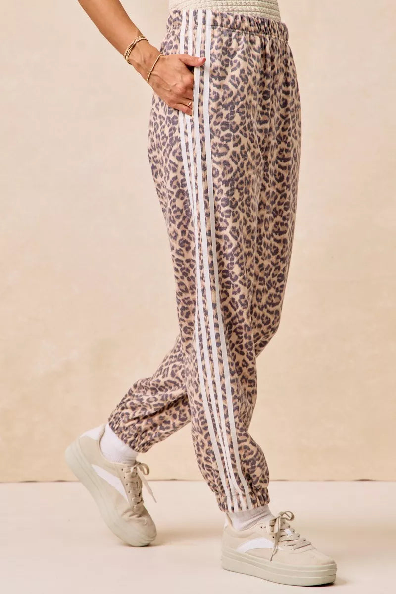 Women's pants – product view 3