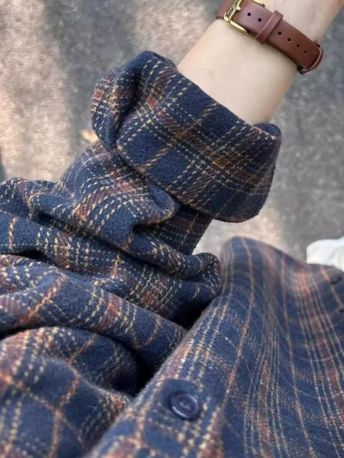 Plaid Button-Down Long Sleeve Shirt — construction details