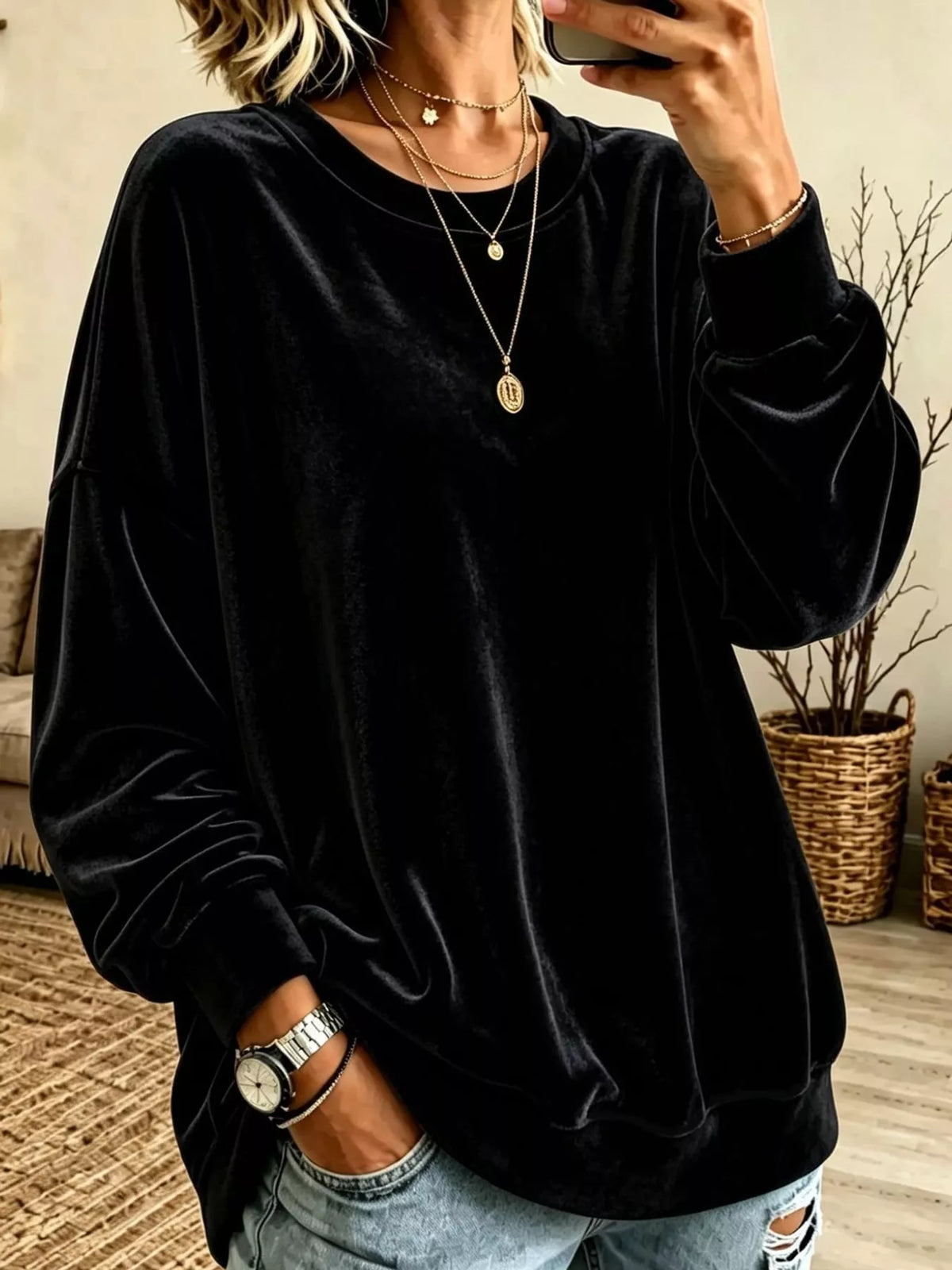 Crew-neck sweatshirt, black front