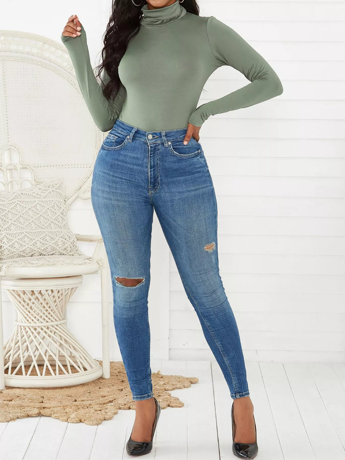 Long Sleeve Turtleneck Slim-Fit Bodysuit in green