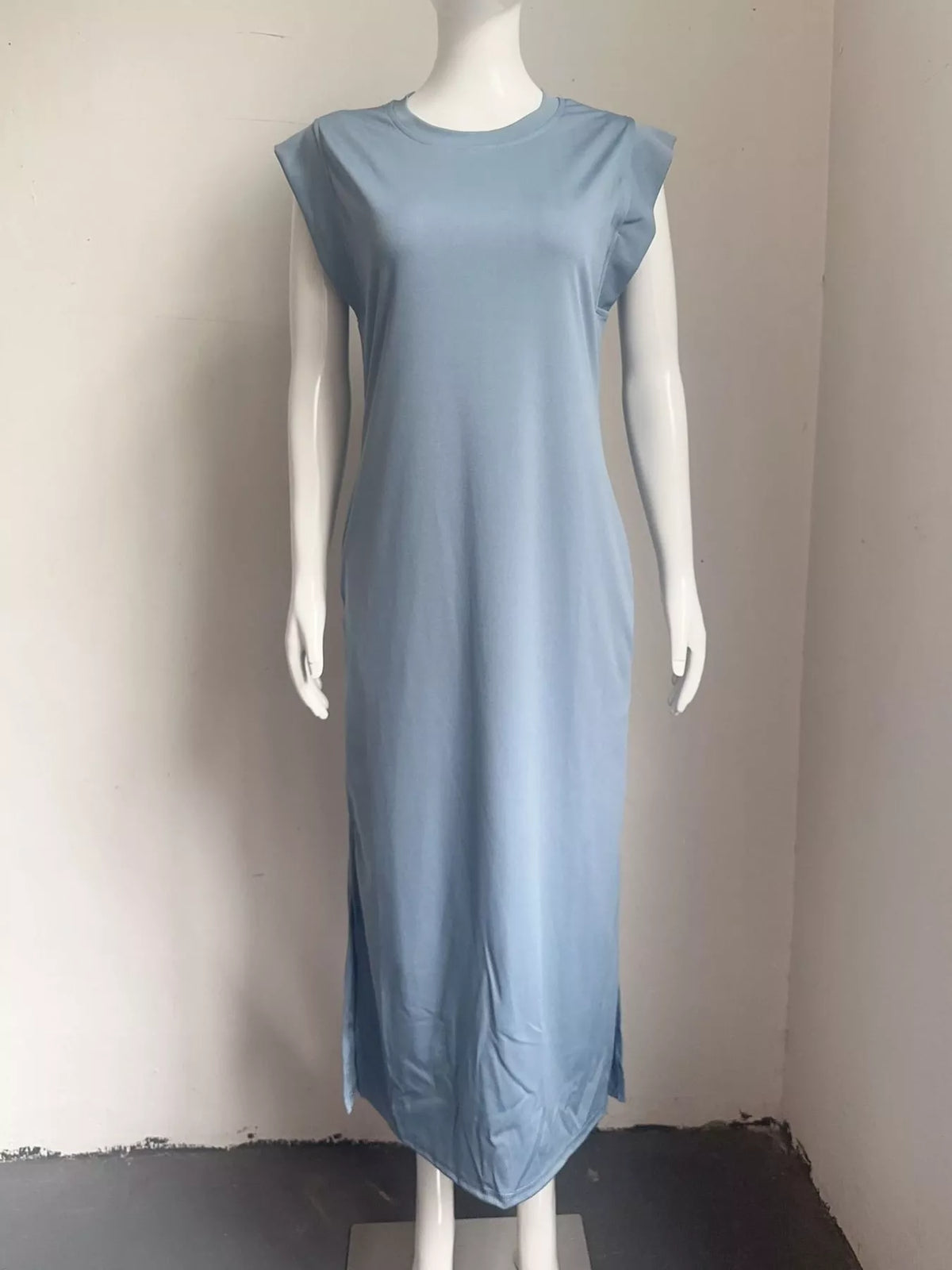 Round neck sleeveless maxi dress, product view