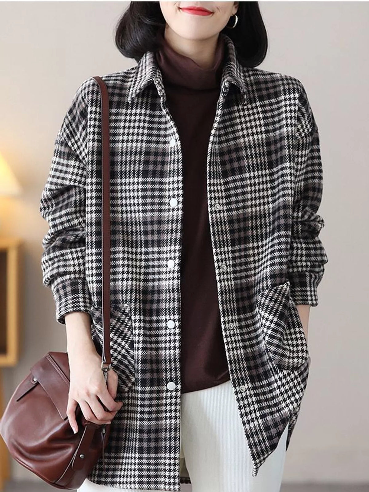 Black oversized plaid fleece-lined brushed shirt, detail view
