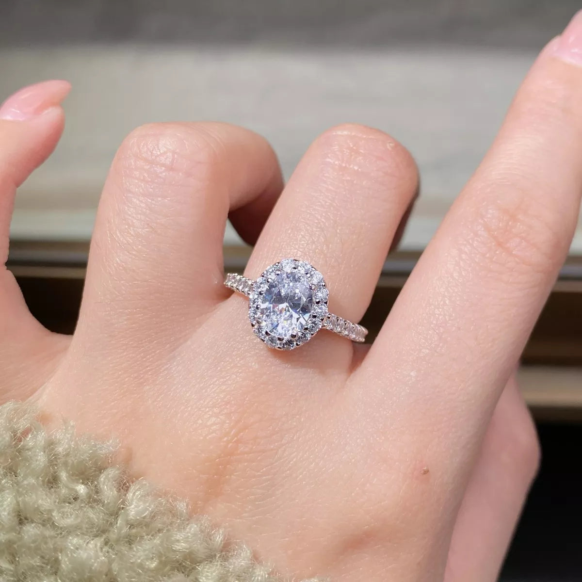 Trendsi 1.5 Carat Moissanite 925 Sterling Silver Oval Ring -