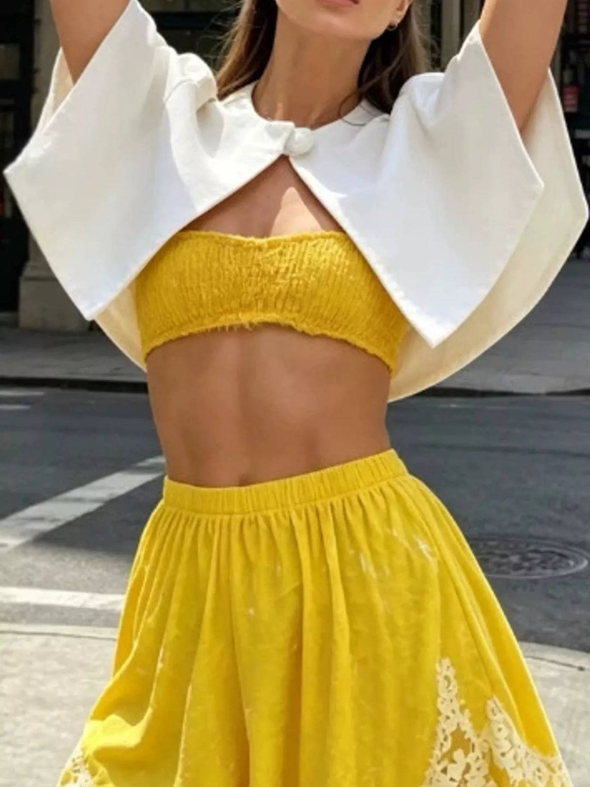 White single button closure cropped cape