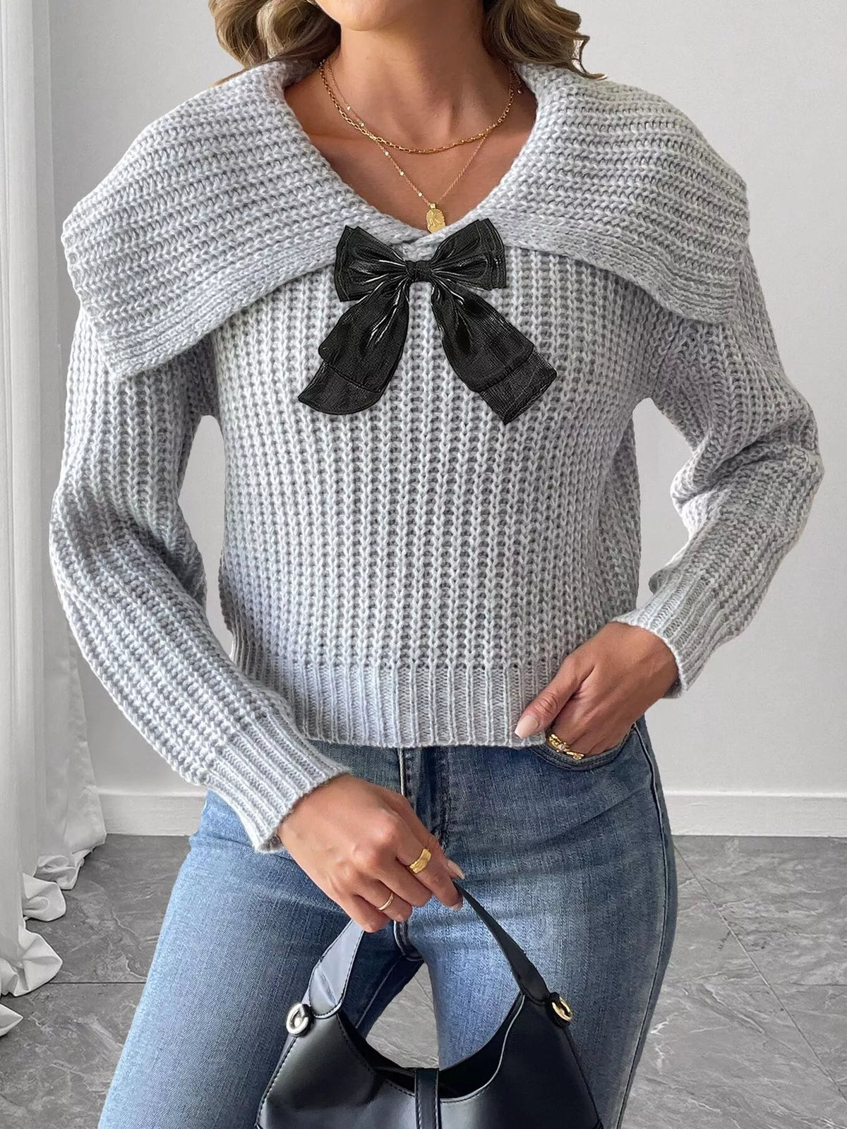 Trendsi Contrast Bow Long Sleeve Sweater -