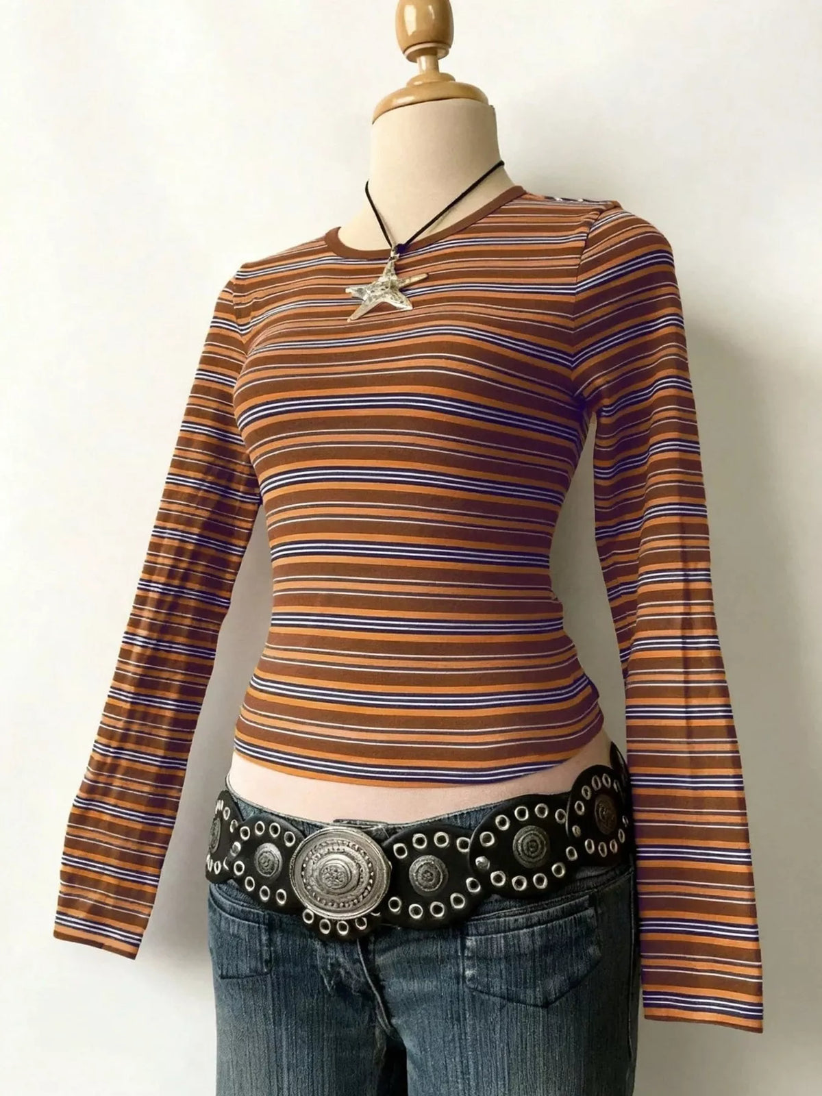 Round neck long sleeve t-shirt, product view
