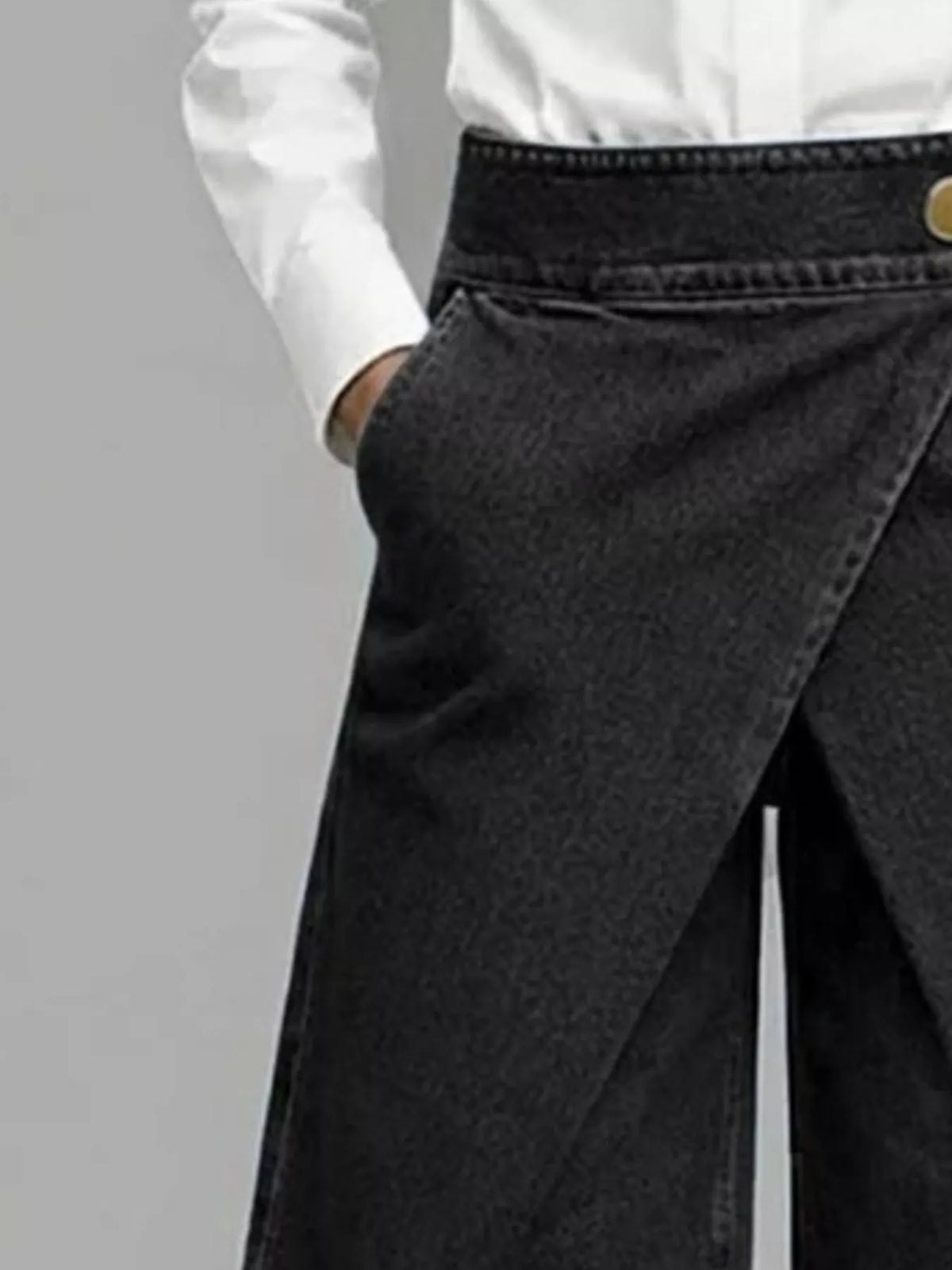 High-Waisted Wrap-Front Denim Look Shorts in black, waist detail