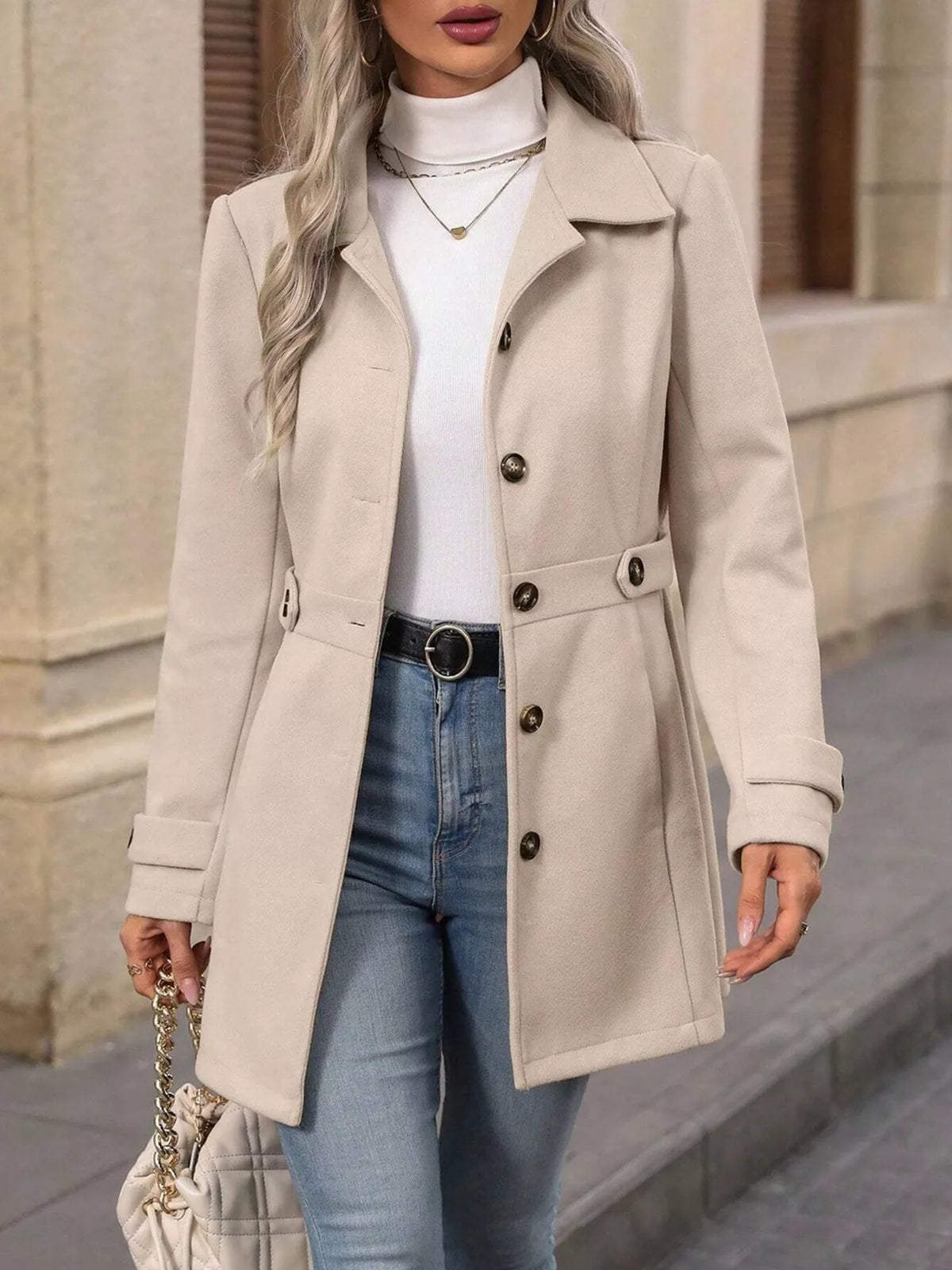 Beige single-breasted coat, open front view