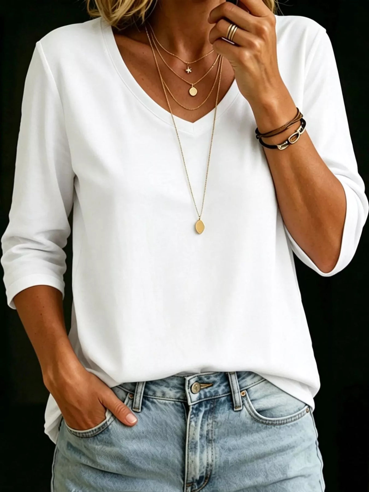 White v-neck half sleeve t-shirt
