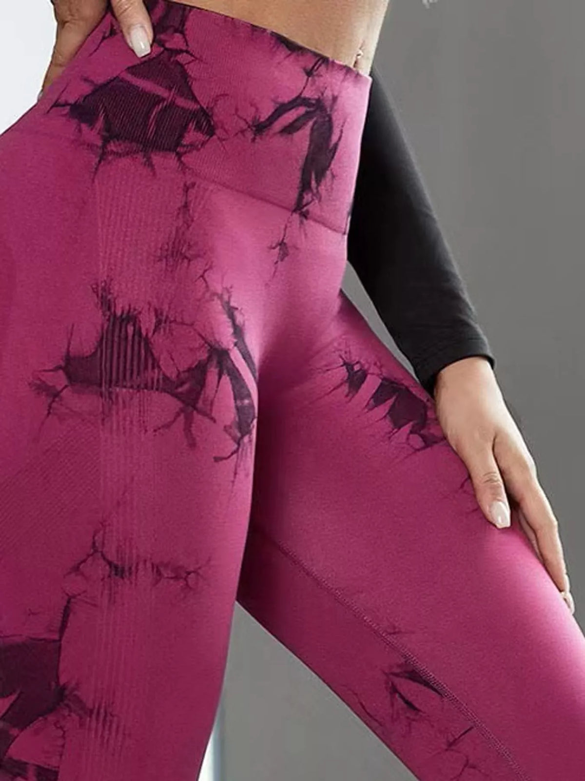Magenta high-waisted tie dye seamless active leggings, back view