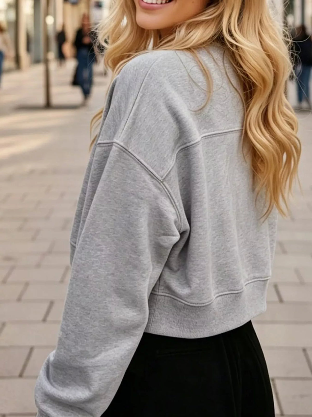 Long-sleeve sweatshirt