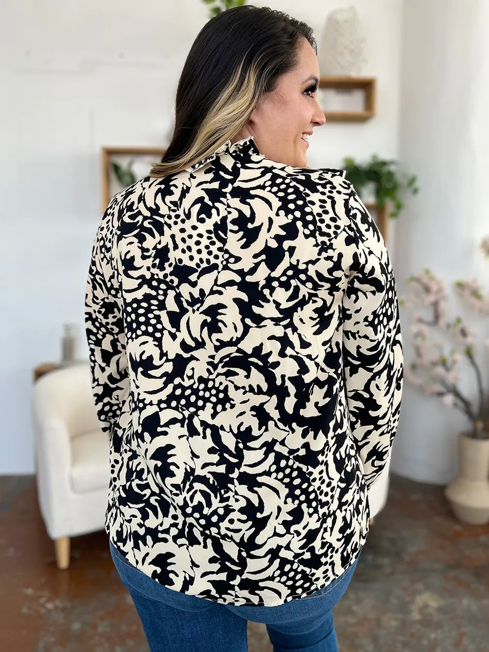 Women's apparel – product view 6