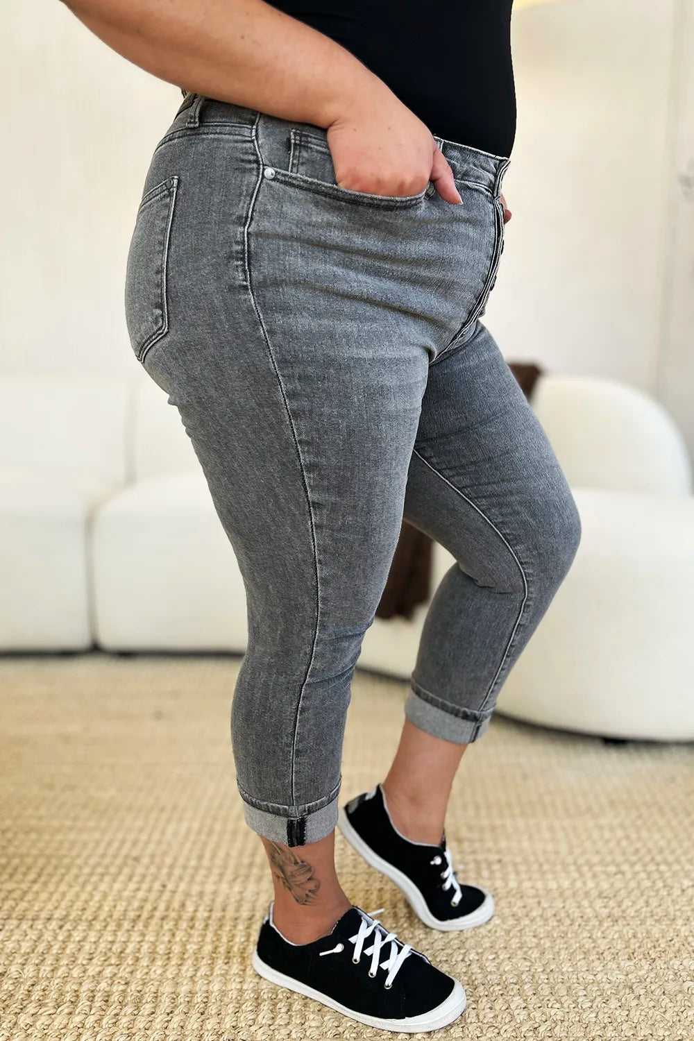 Women's apparel – product view 13