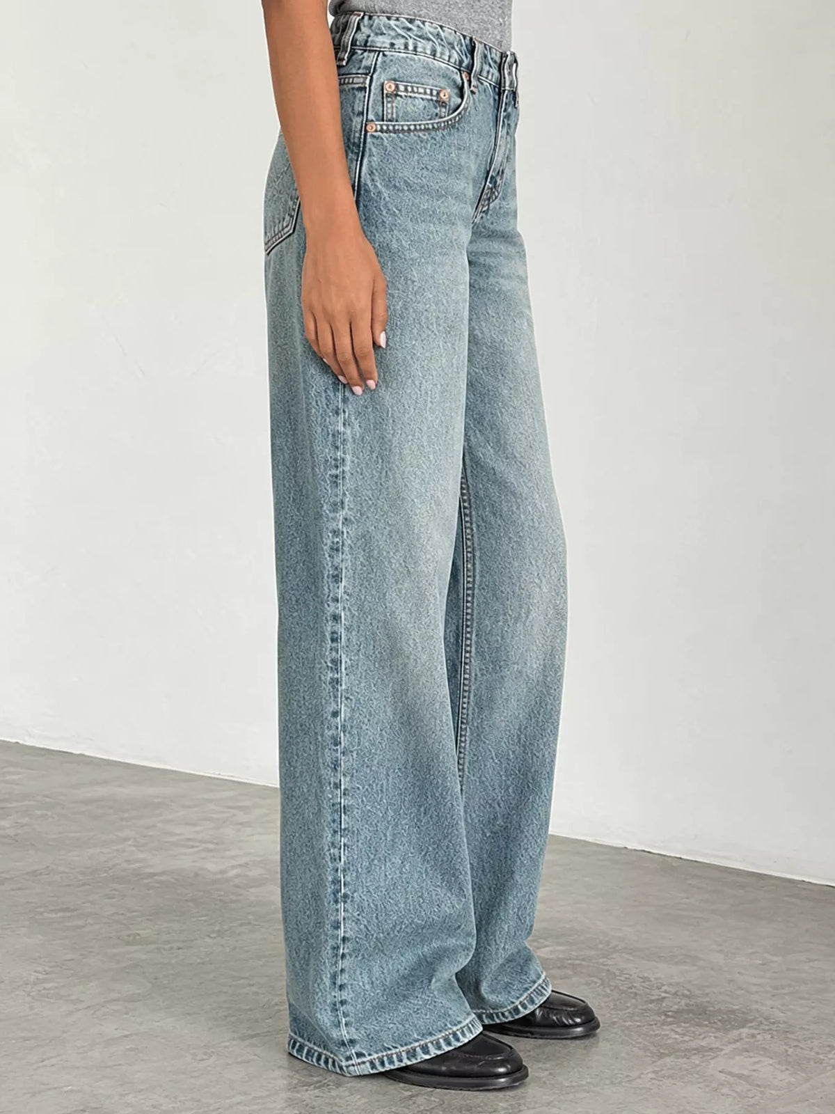 Wide-Leg Vintage Wash Jeans in washed blue, side view