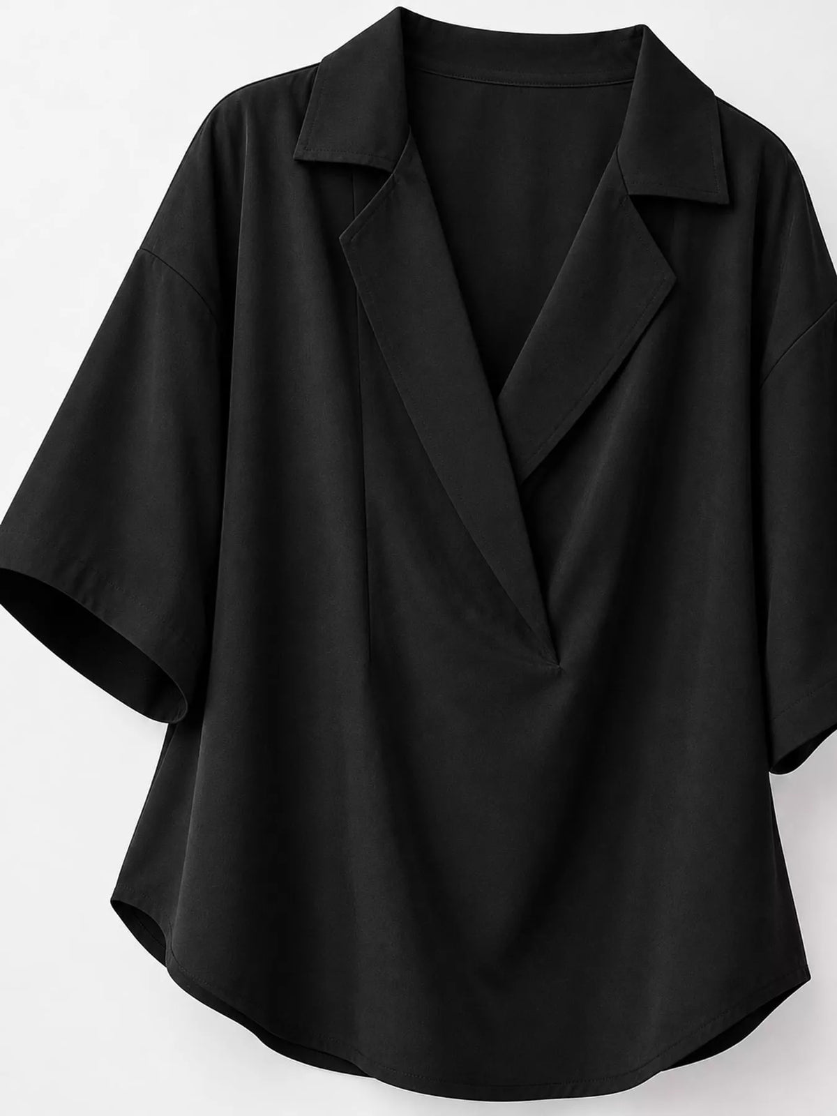 Half-sleeve blouse, black hem detail