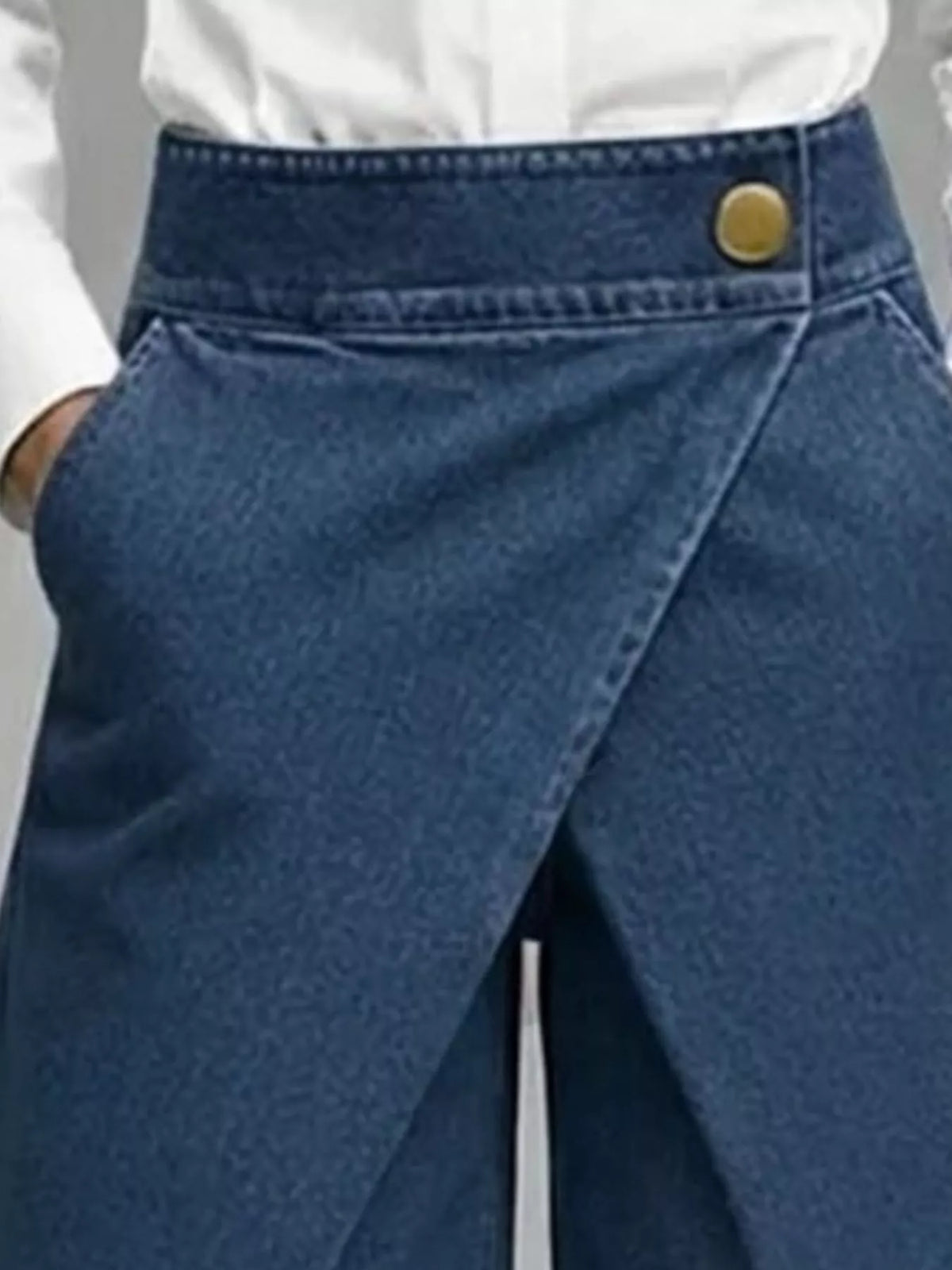 High-Waisted Wrap-Front Denim Look Shorts in blue, waist detail