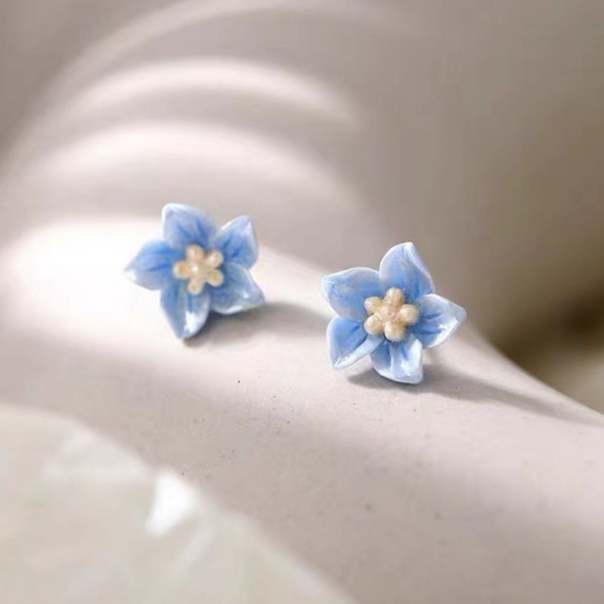 Trendsi Floral Stud Earrings -