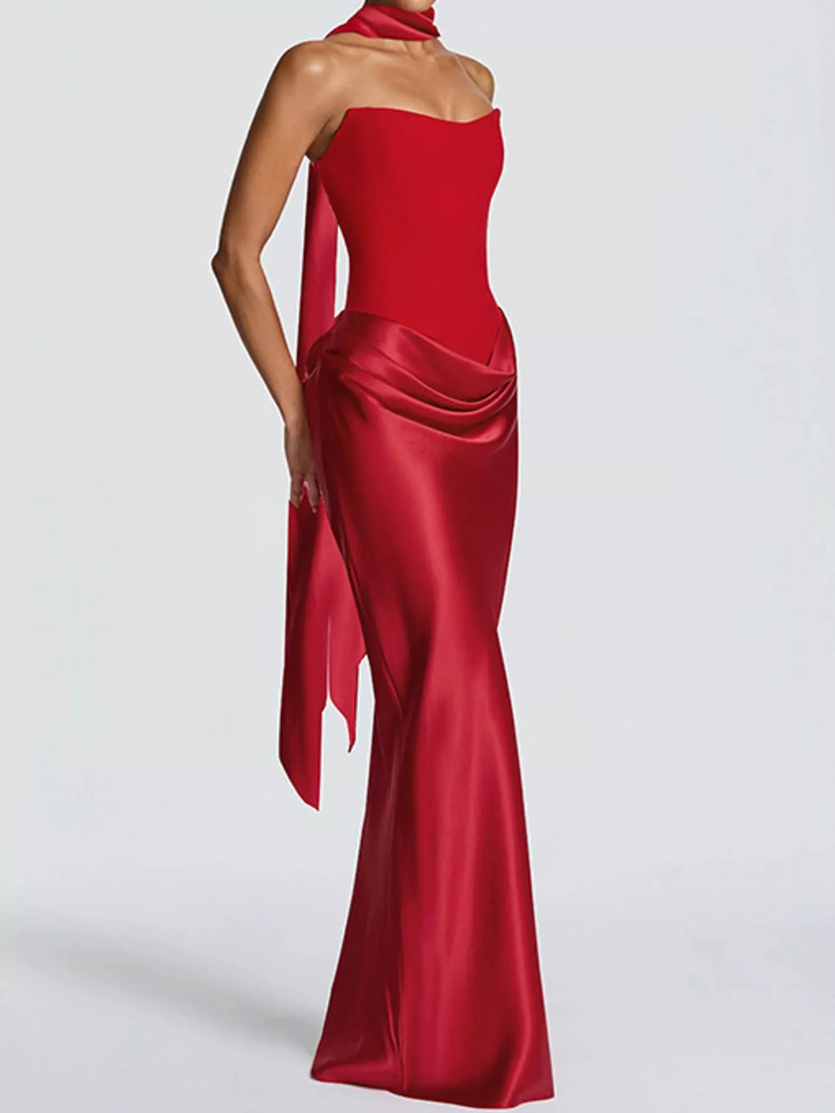 Sweetheart neck strapless maxi dress, side view