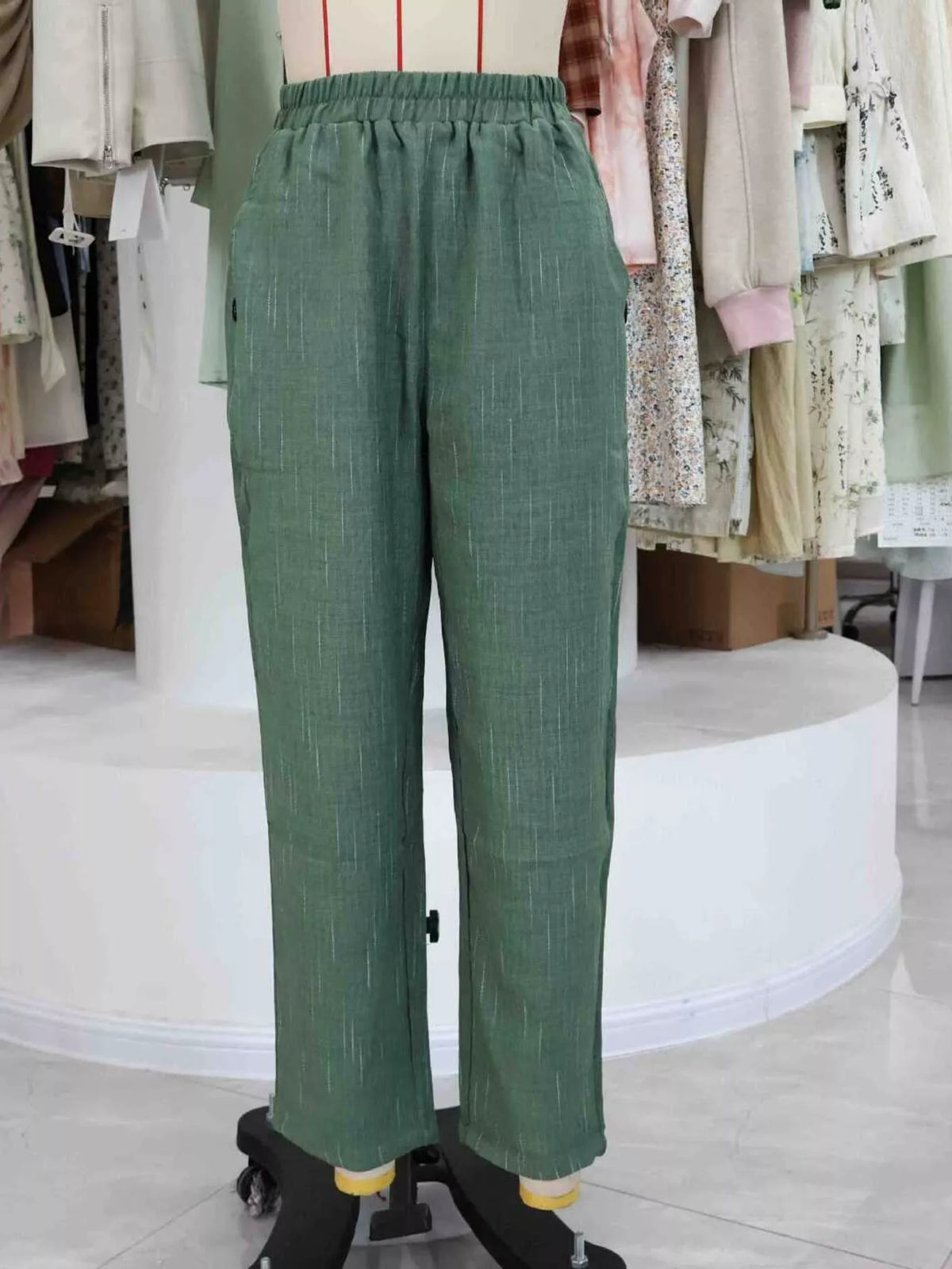 Green loose fit cropped pants