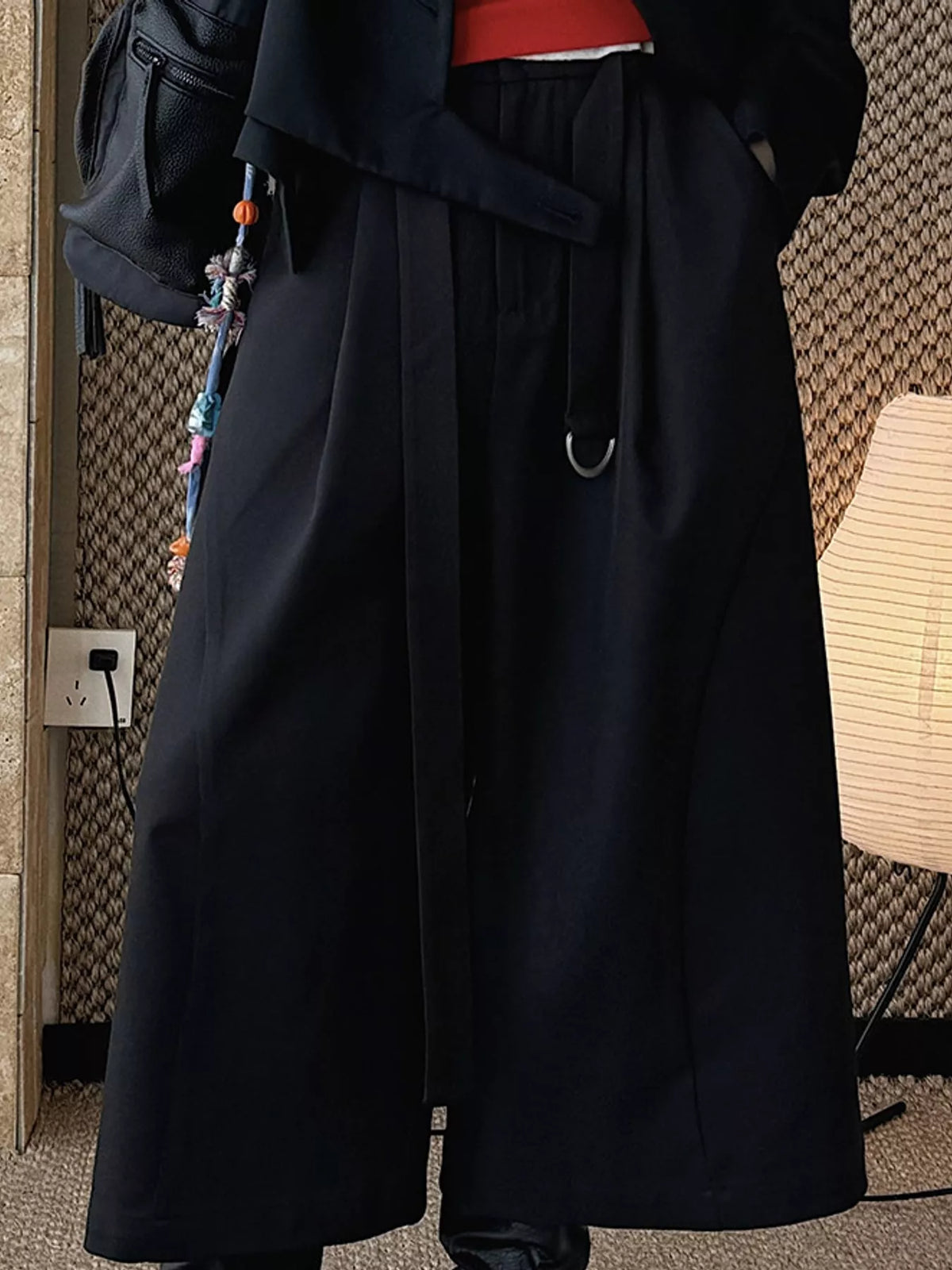 Capri pants, black front