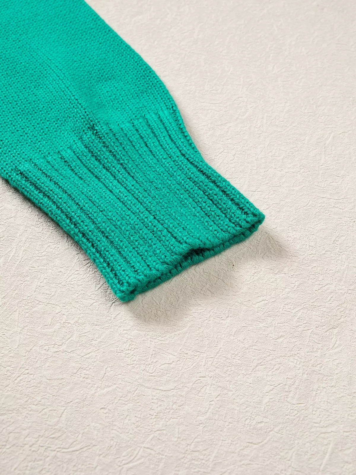 Merry sweater, green ribbed cuff