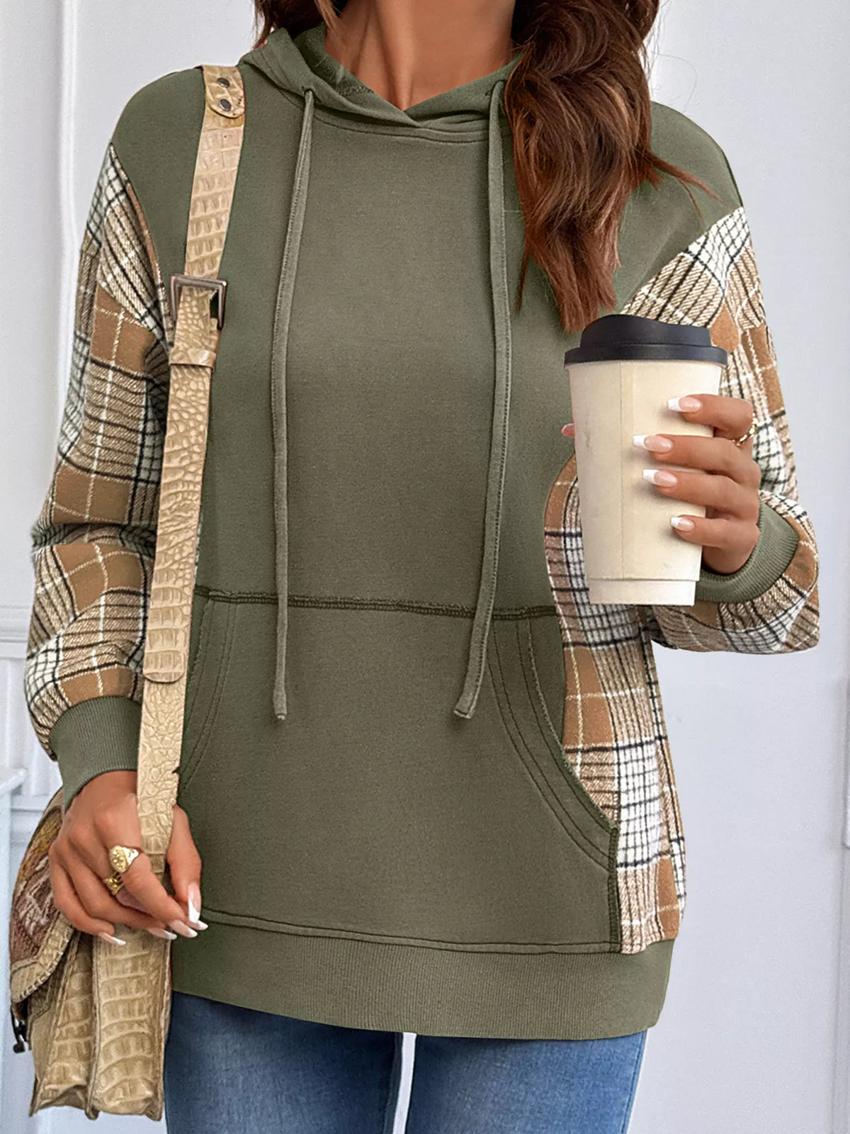 Plaid-sleeve hoodie, olive front pocket