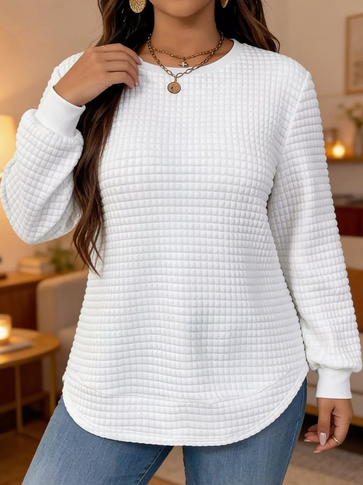 White waffle knit sweatshirt with curved hem