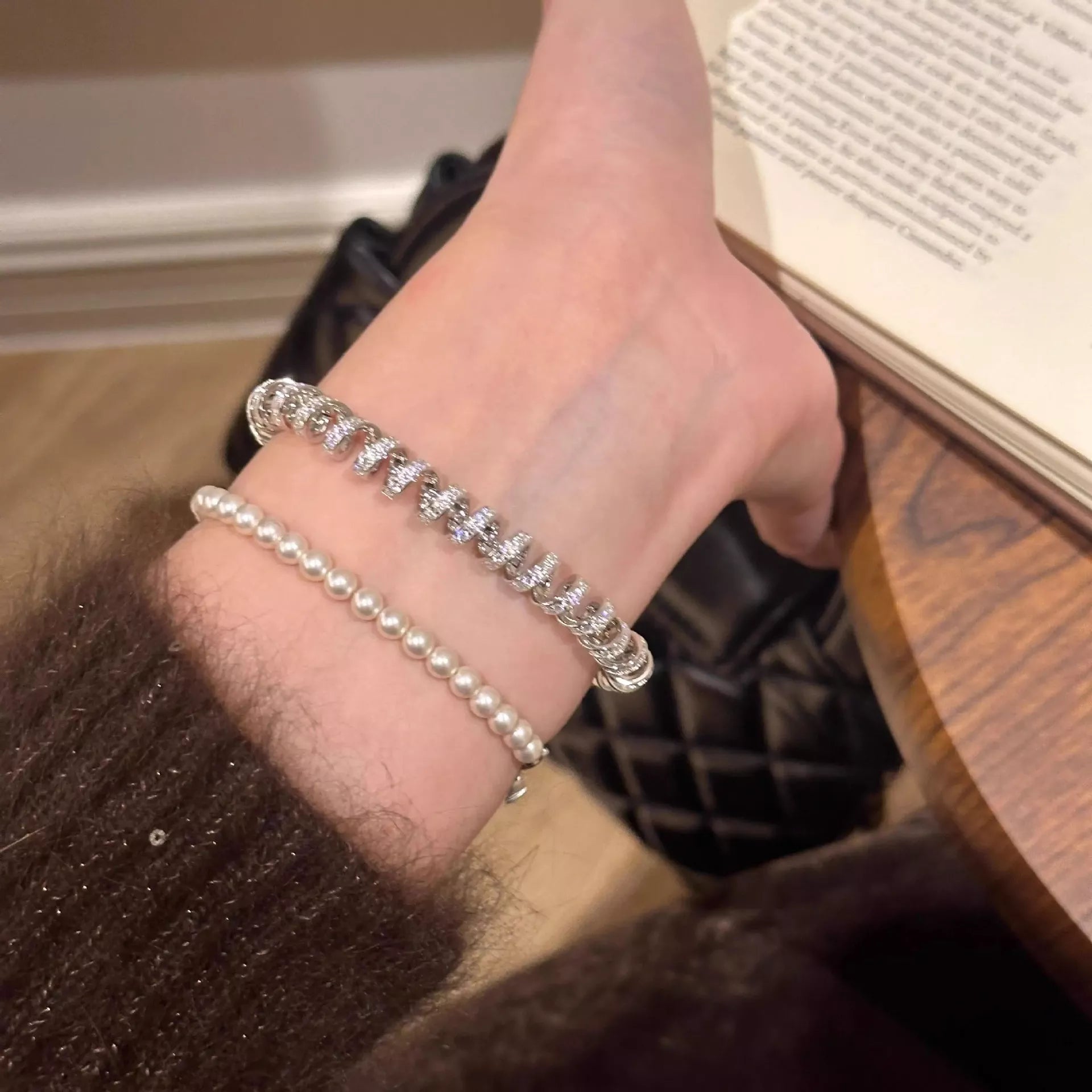 Trendsi Alloy Zircon Silver-Plated Coil Bracelet -